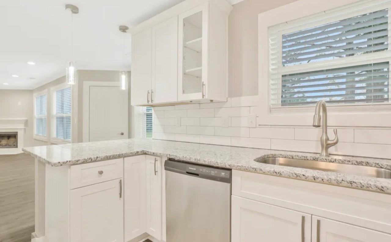 2441 Raven Cir - Photo 4 of 11