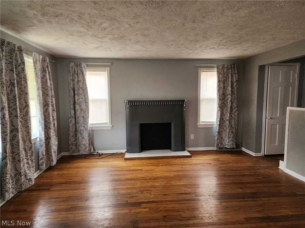 5435 Beechwood Ave - Photo 3 of 8