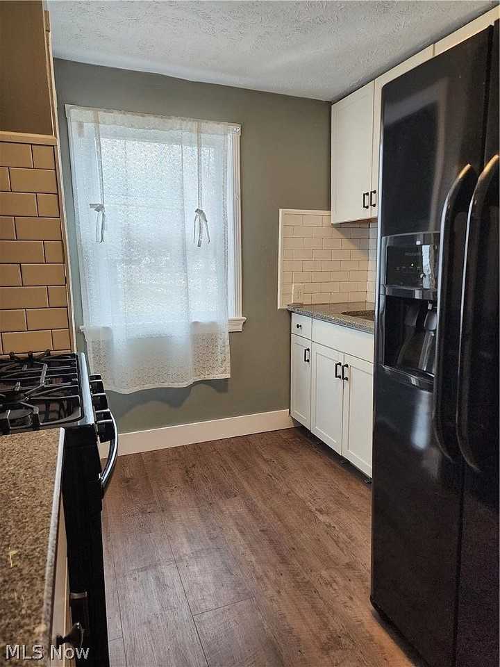 5435 Beechwood Ave - Photo 4 of 8