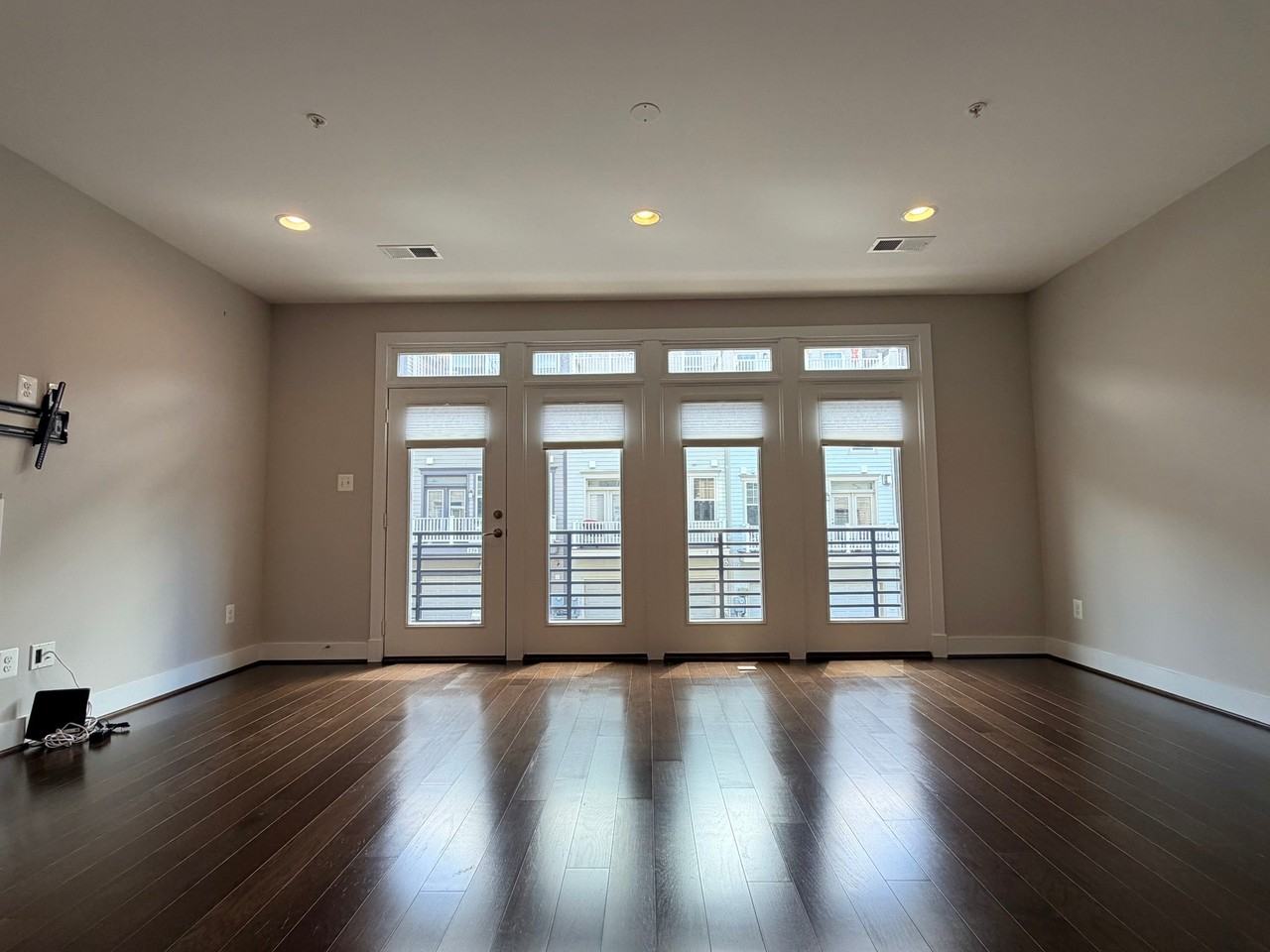 240 Kepler Dr - Photo 5 of 20