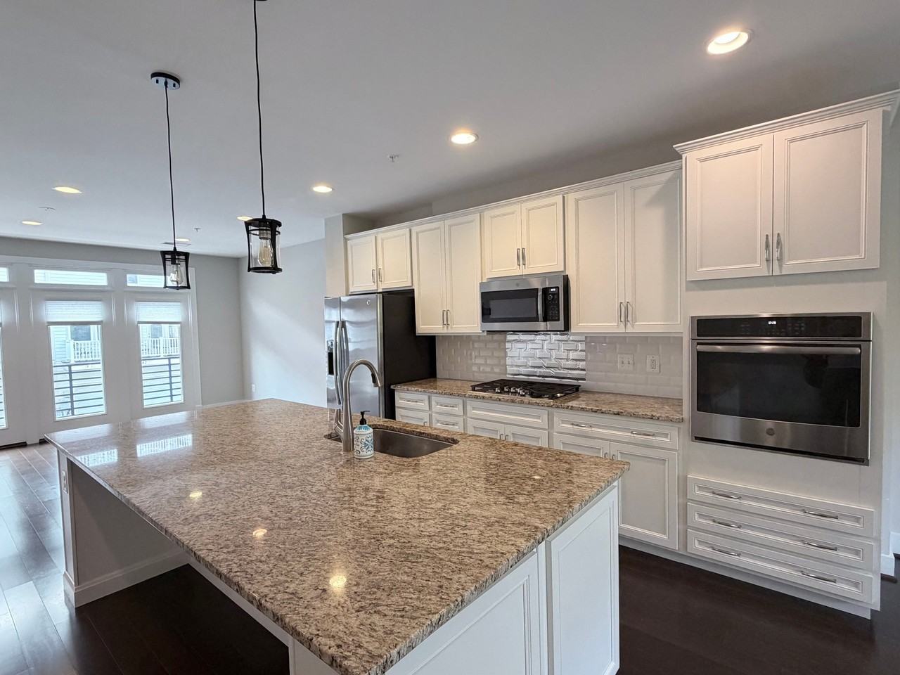 240 Kepler Dr - Photo 6 of 20