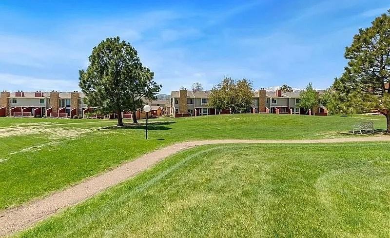 440 W Rockrimmon Blvd #G - Photo 3 of 18