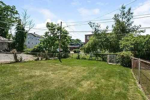 10 Marshall St #2 - Photo 4 of 4