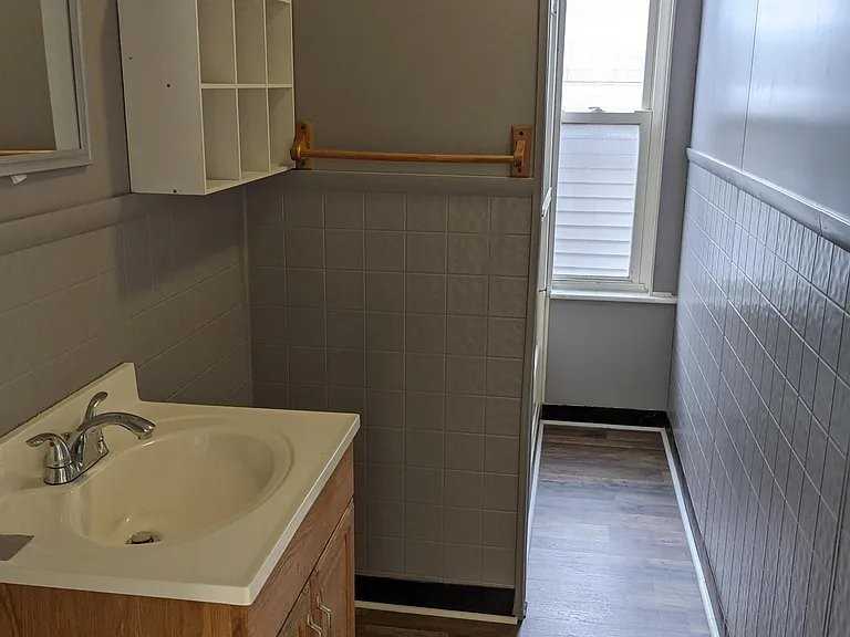 171 Vernon St #3 - Photo 6 of 7