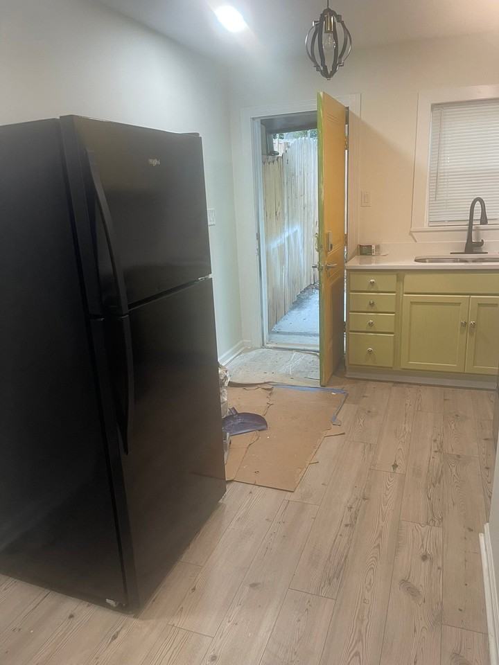 1005 Andrill Ter - Photo 5 of 8