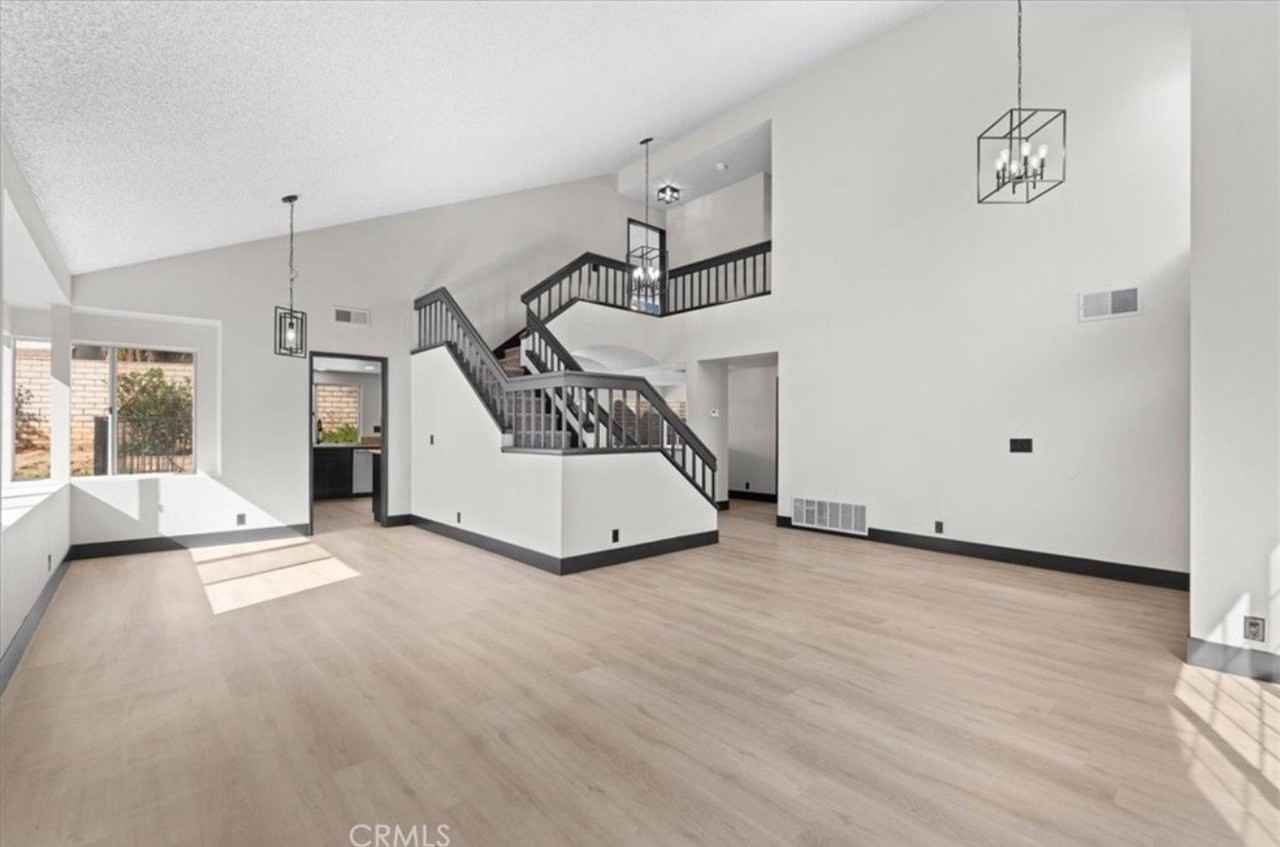 120 Sandpoint Ln - Photo 2 of 20