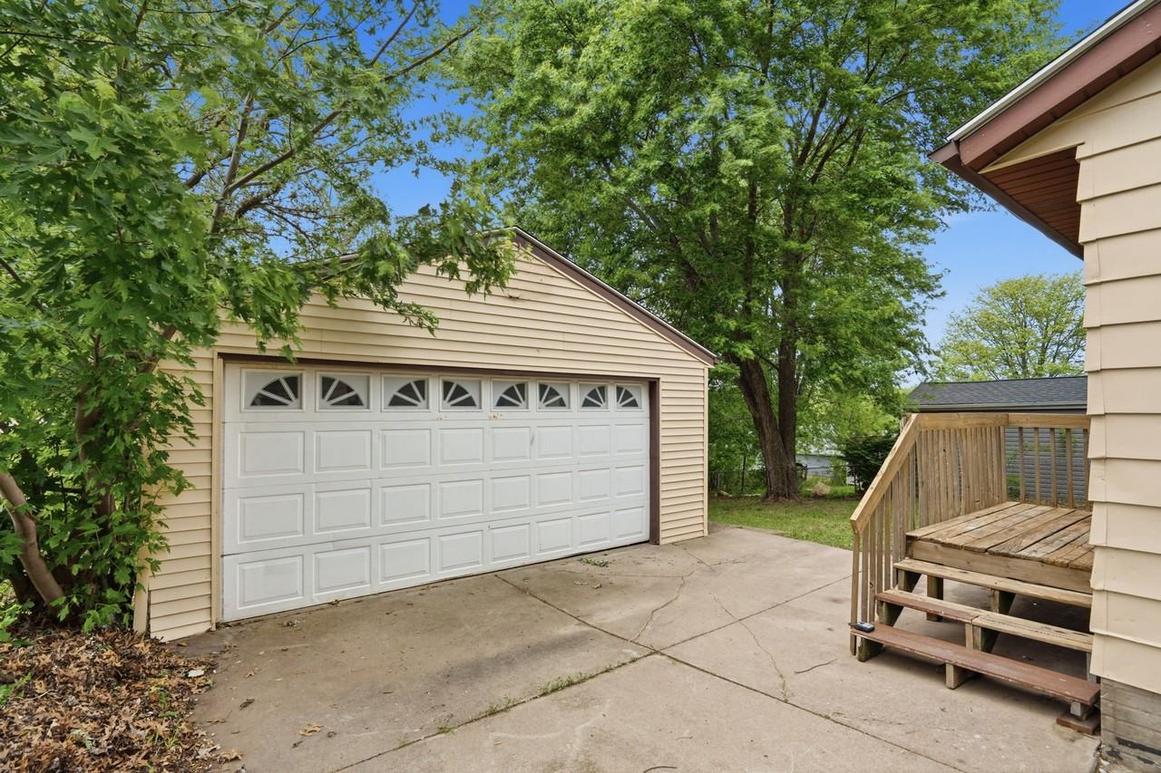 2603 W 55th St - Photo 2 of 20