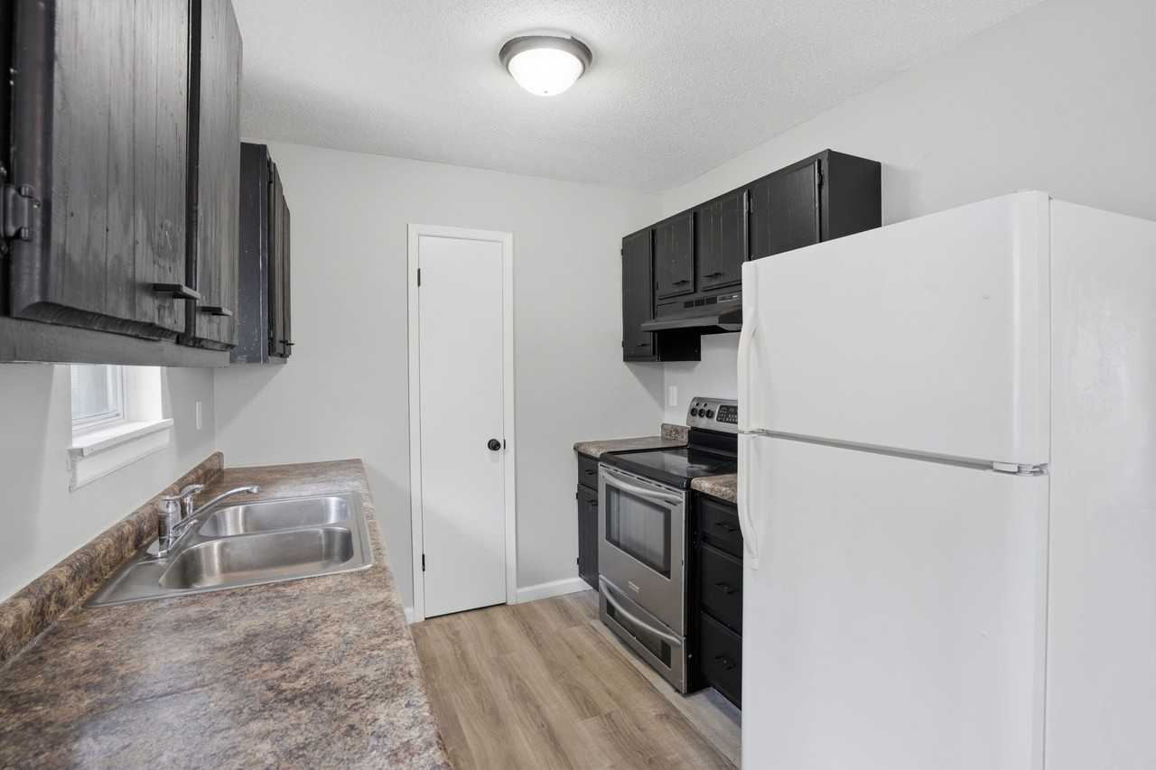 2603 W 55th St - Photo 6 of 20