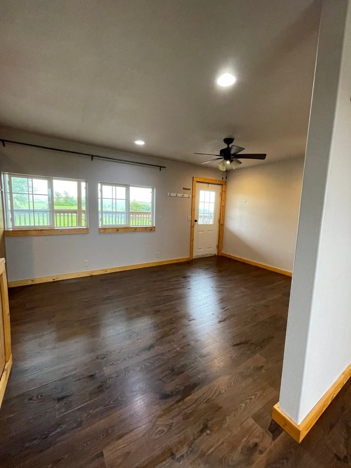13325 Brush Creek Rd - Photo 4 of 15
