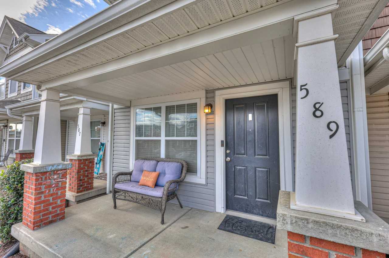 589 Bradburn Village Cir - Photo 2 of 38