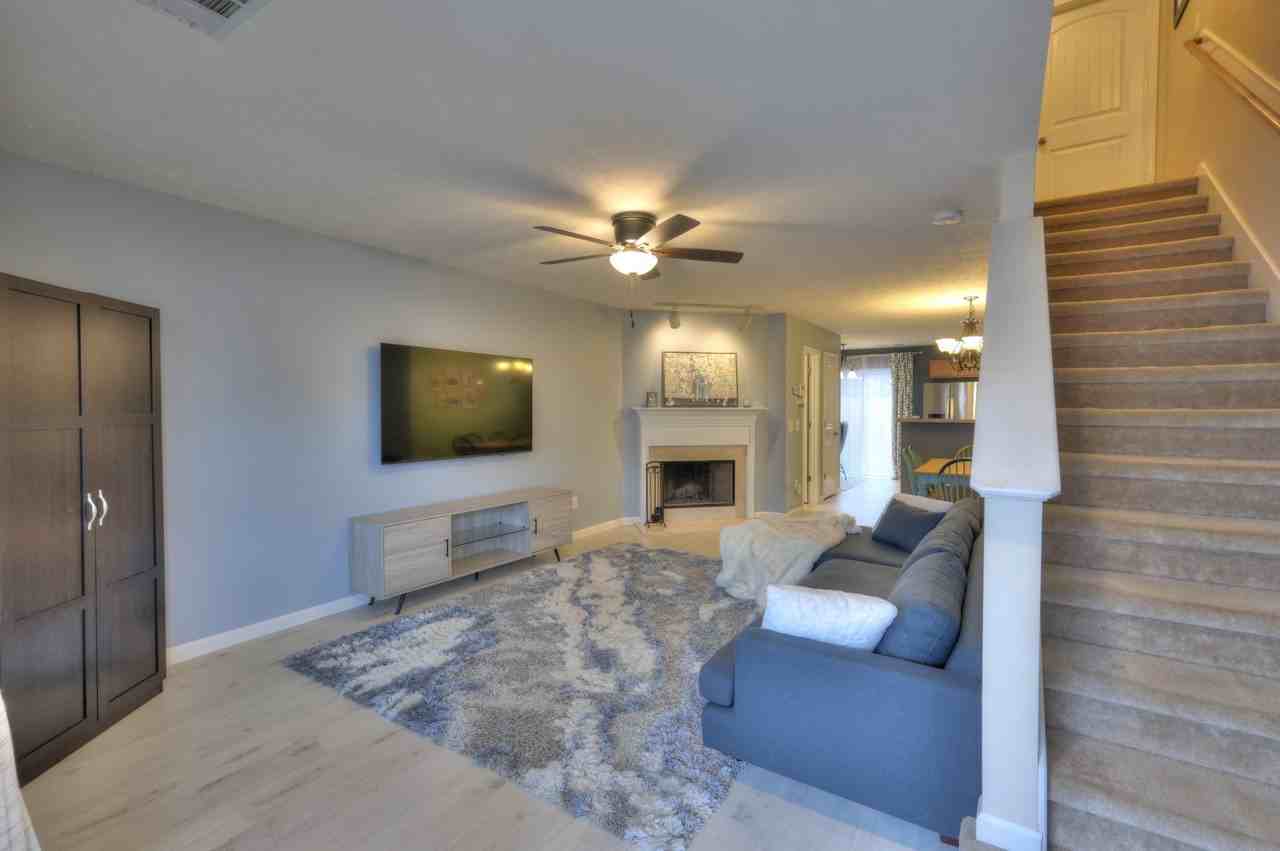 589 Bradburn Village Cir - Photo 7 of 38