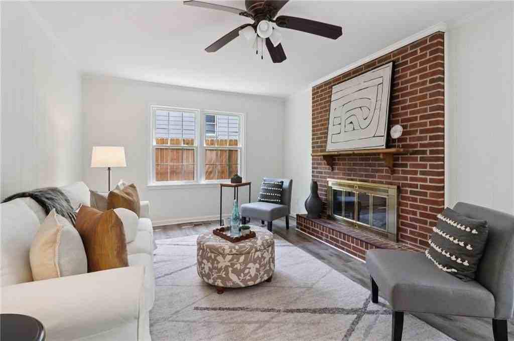 571 Densley Dr - Photo 4 of 13