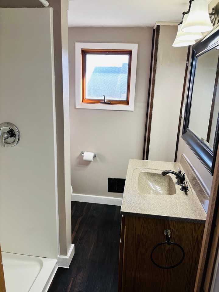 126 Caroline Ave - Photo 7 of 11