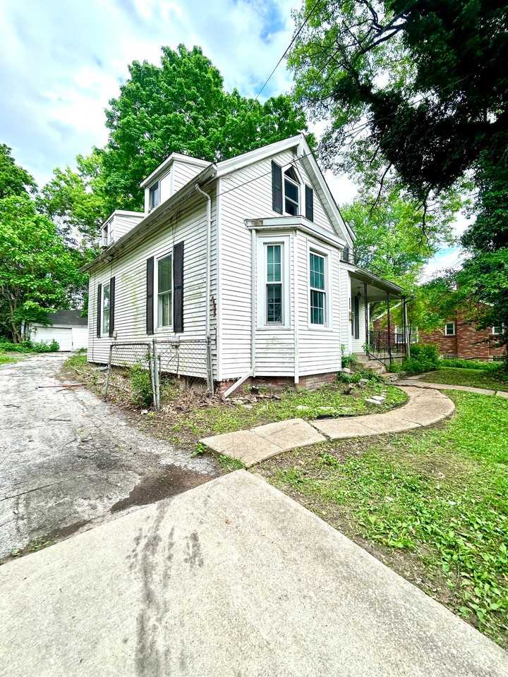 8824 Huiskamp Ave - Photo 5 of 20