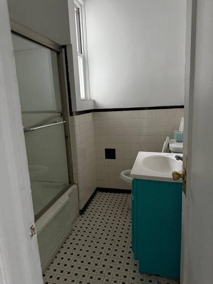 138 Mount Vernon Ave #3 - Photo 4 of 9
