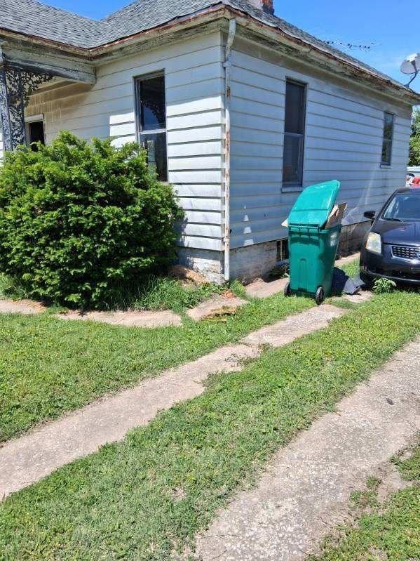8709 State St - Photo 5 of 17
