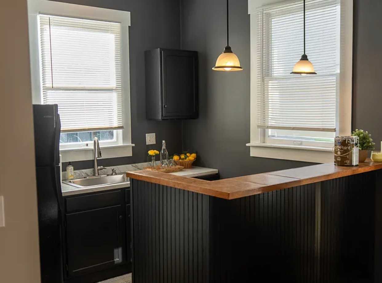 817 Perry St - Photo 4 of 10