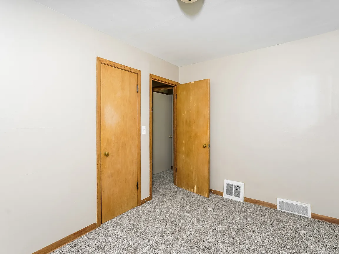 3905 N 69th St #NA - Photo 6 of 8