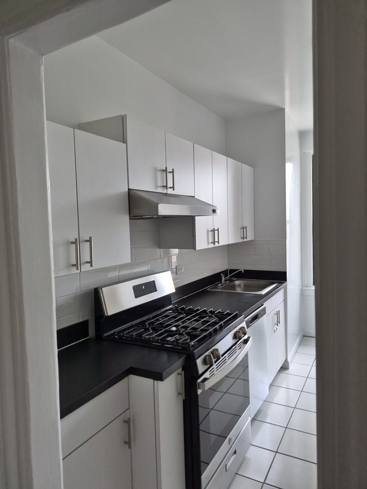 560 W 180th St #8-4 - Photo 4 of 17