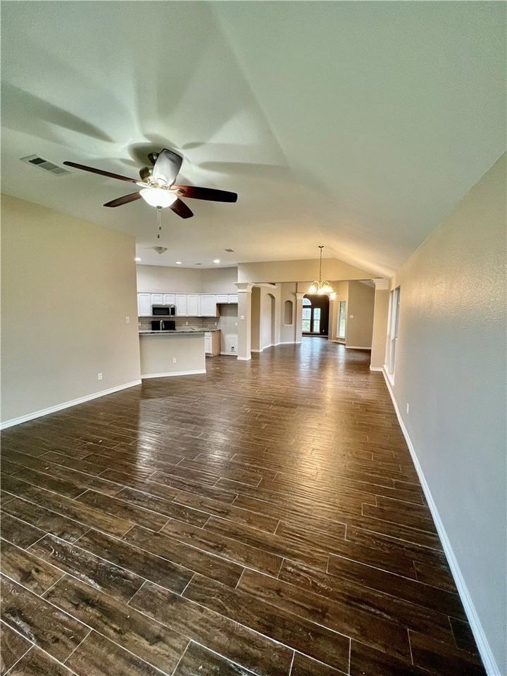 2417 Windblown Dr - Photo 4 of 16
