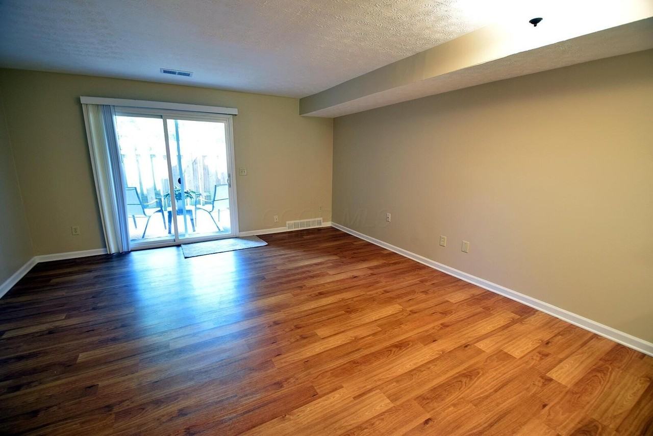 20 King Arthur Ct #20 - Photo 3 of 22