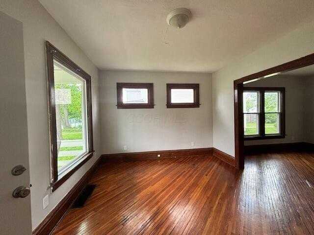 1686 Minnesota Ave - Photo 4 of 16
