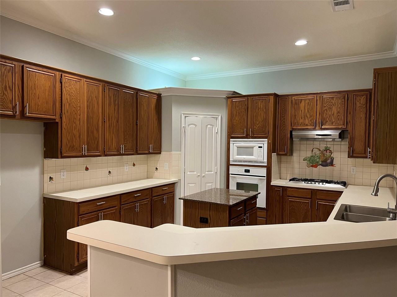 829 Ash Grove Ln #1 - Photo 2 of 28
