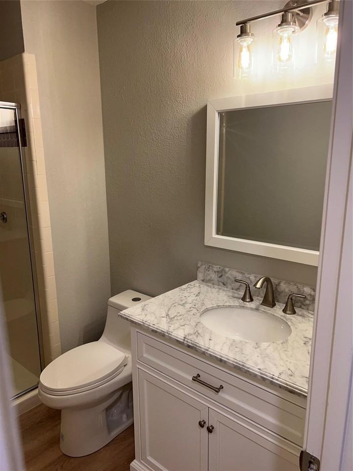 829 Ash Grove Ln #1 - Photo 4 of 28
