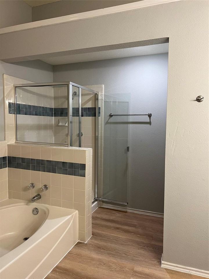 829 Ash Grove Ln #1 - Photo 6 of 28