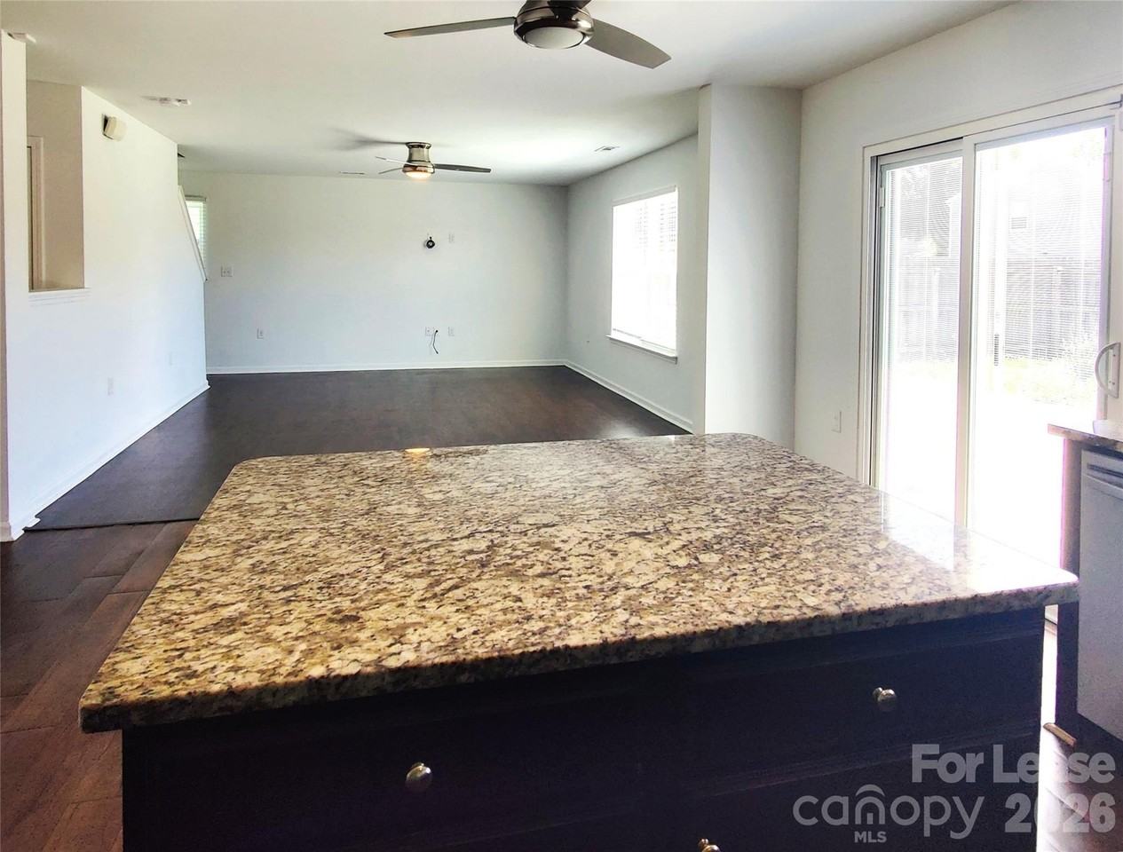 6915 Nathan Dr - Photo 6 of 34