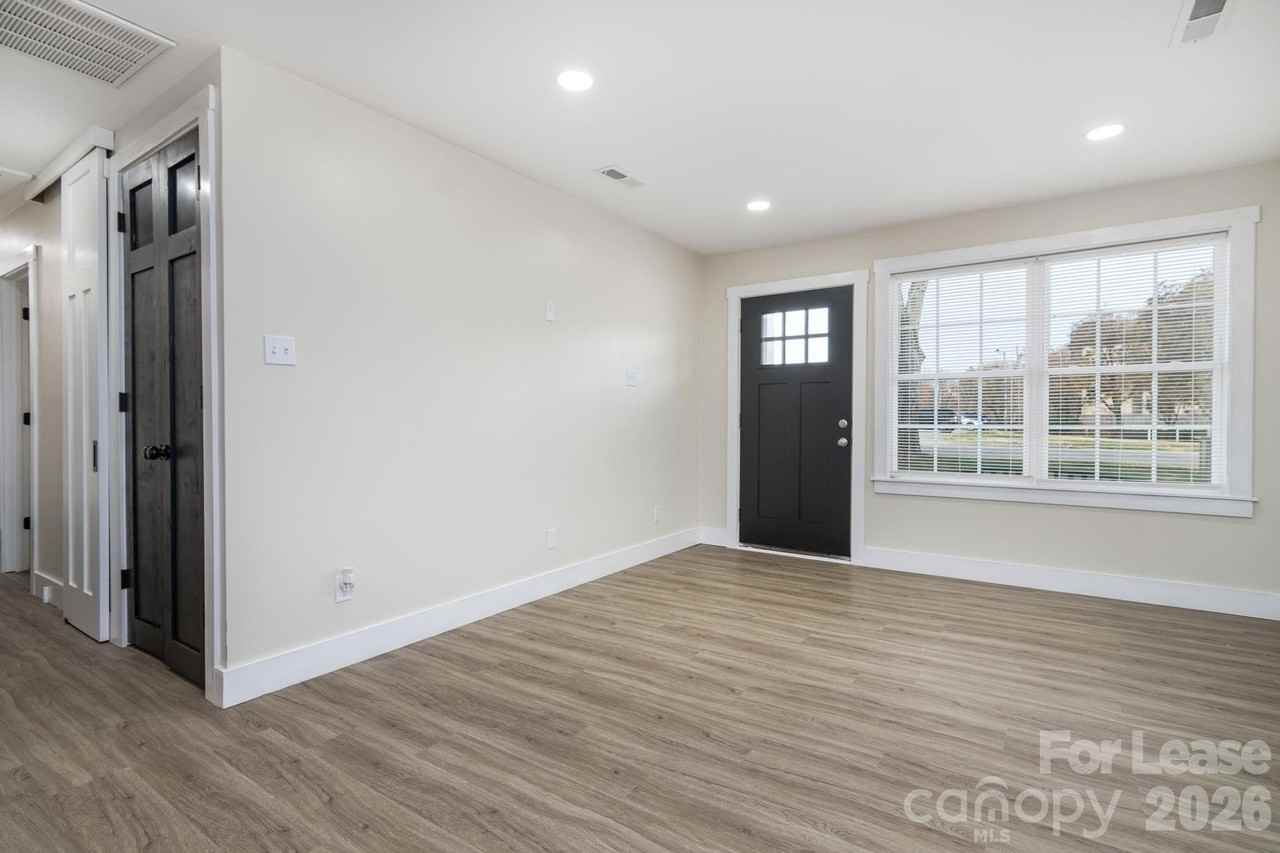 764 Mcdow Dr - Photo 5 of 19