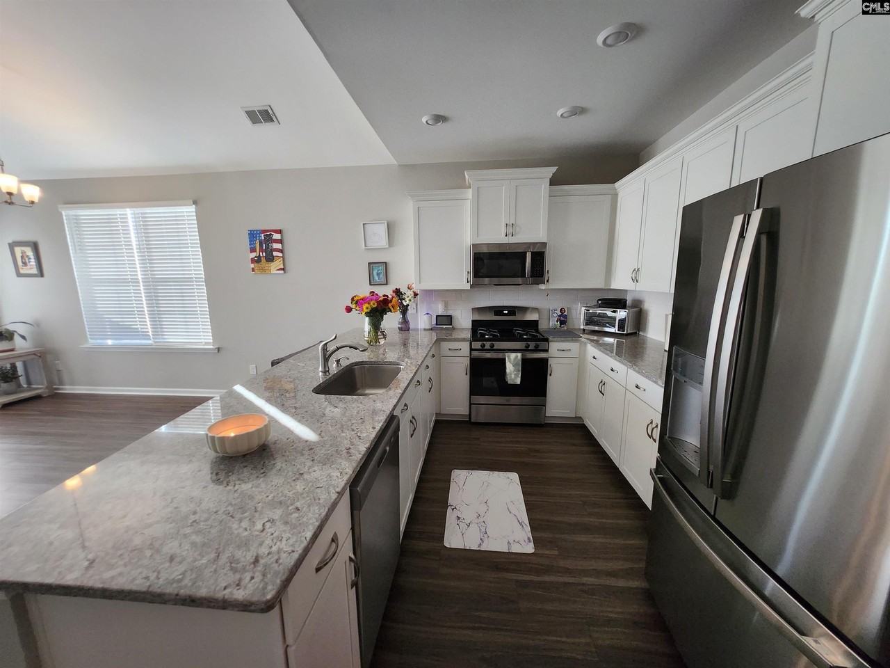 448 Durwin Way - Photo 6 of 20