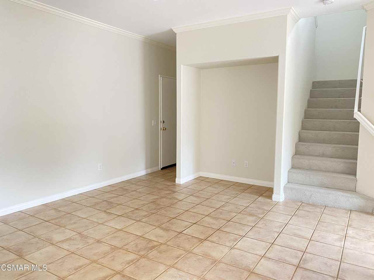 559 Yarrow Dr - Photo 6 of 23