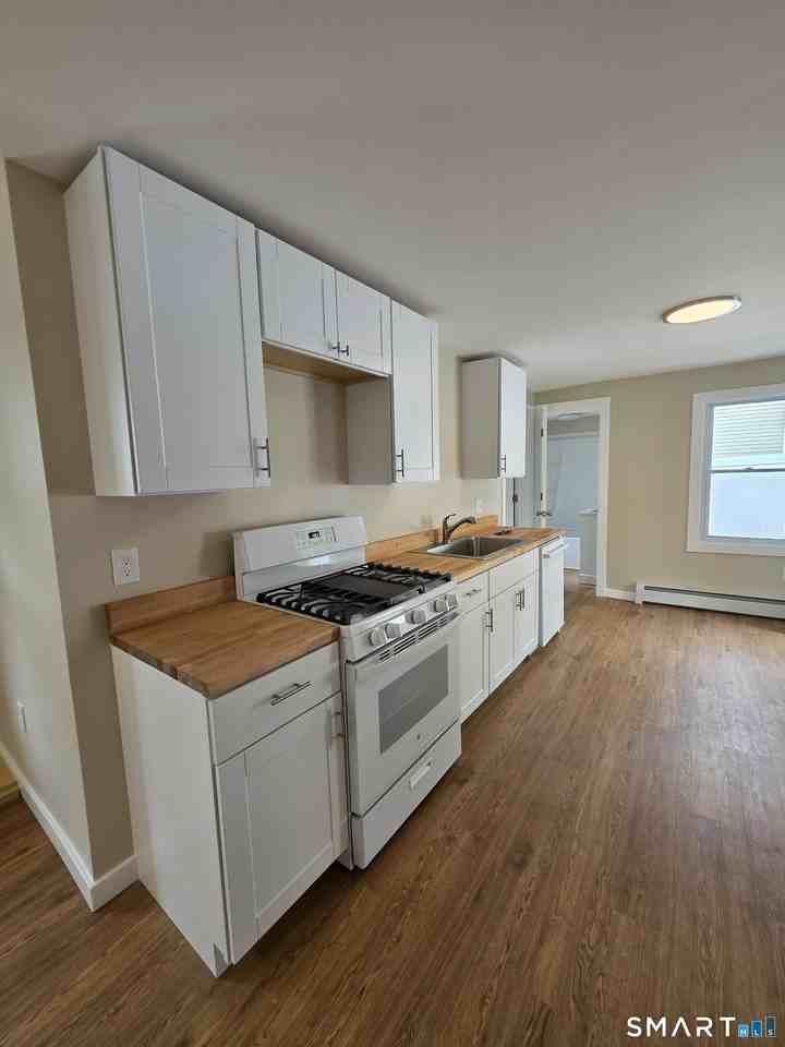 14 Smith St #1 - Photo 3 of 8