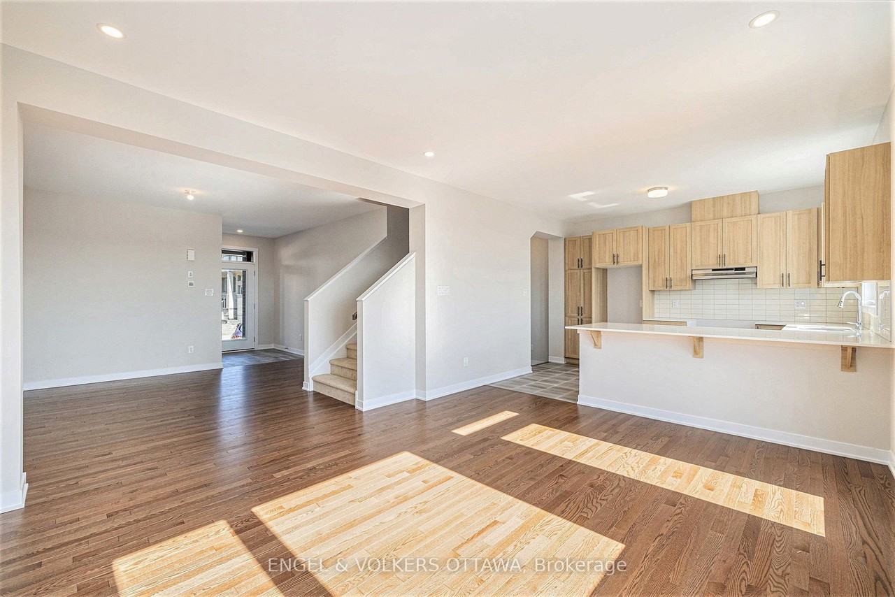 146 BEEBALM Crescent - Photo 6 of 25