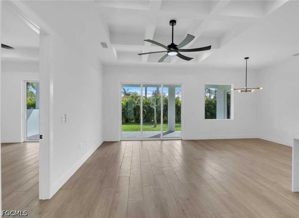 133 West Dr - Photo 3 of 33