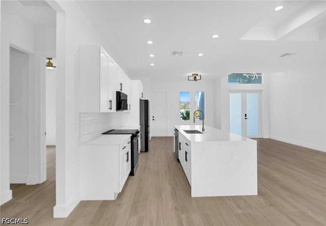 133 West Dr - Photo 5 of 33