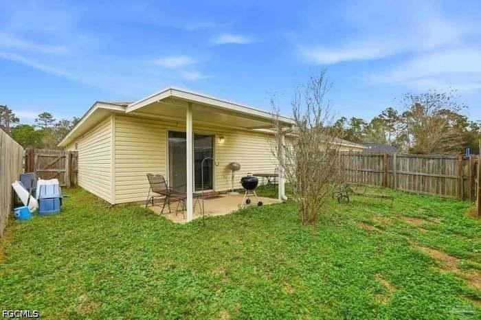 1060 Antigua Cir - Photo 3 of 14