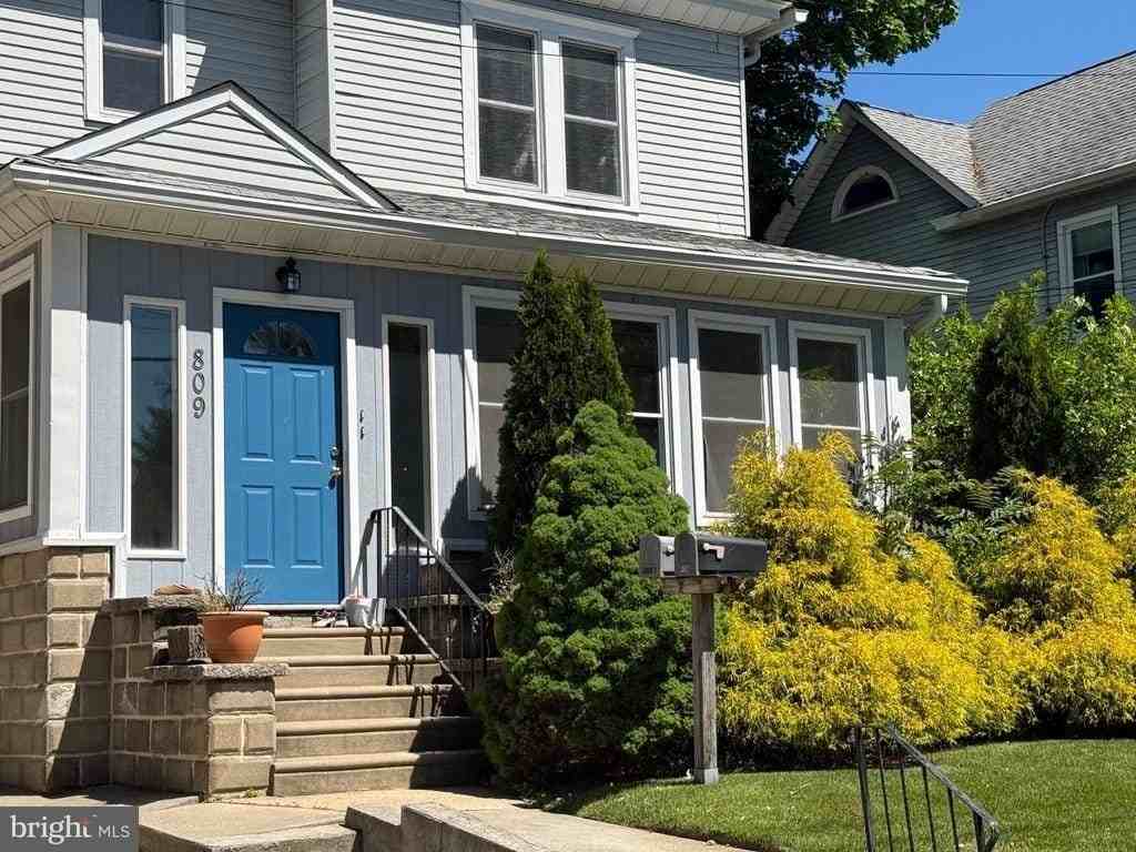 809 Eldridge Ave #2 - Photo 2 of 5