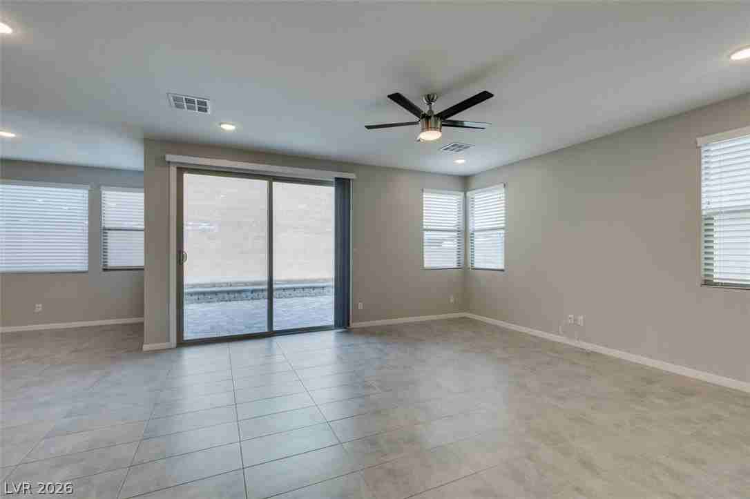520 Founders Creek Ave - Photo 6 of 41