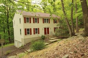 featured image of 5 Deer Run Dr