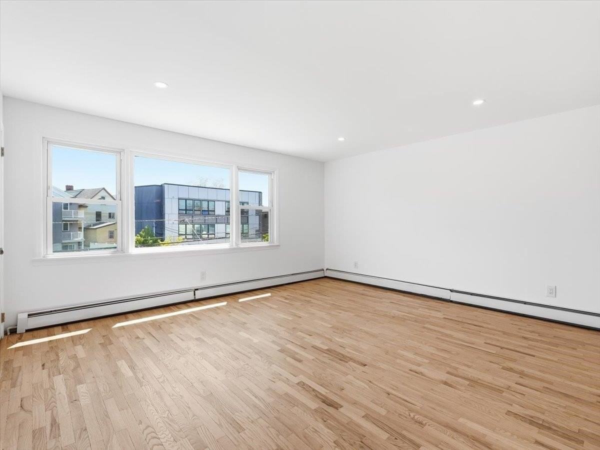 137 Kennedy Blvd #2 - Photo 5 of 27