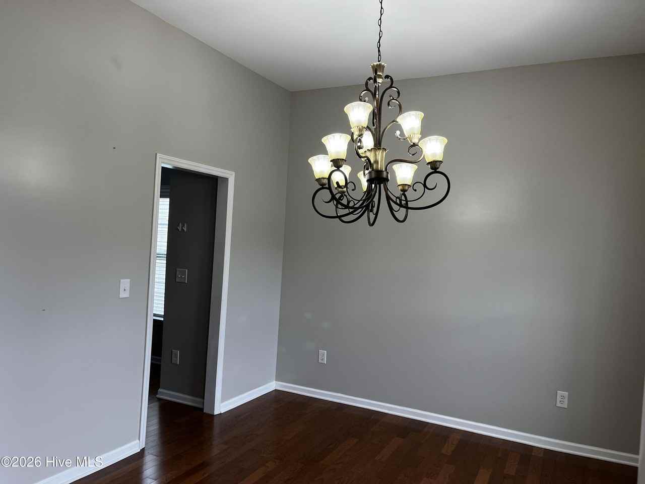 108 Lakeside Green Dr - Photo 2 of 26