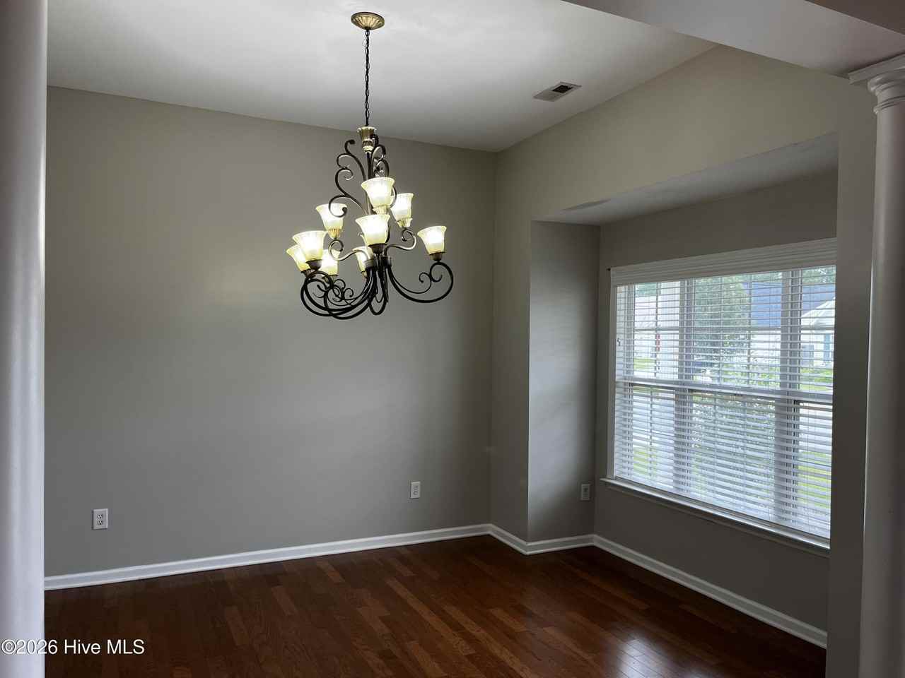 108 Lakeside Green Dr - Photo 3 of 26