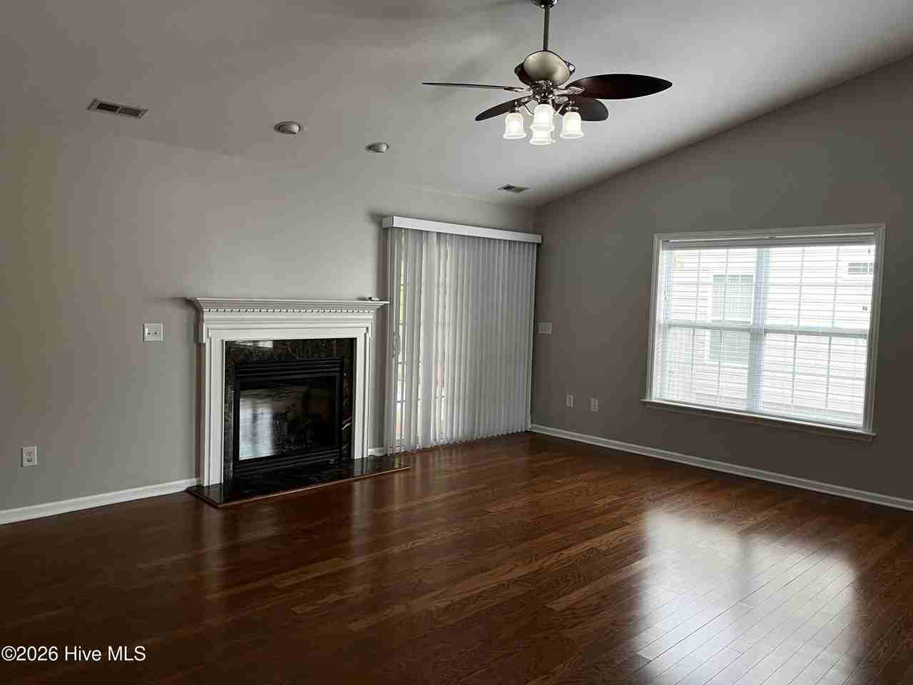 108 Lakeside Green Dr - Photo 6 of 26
