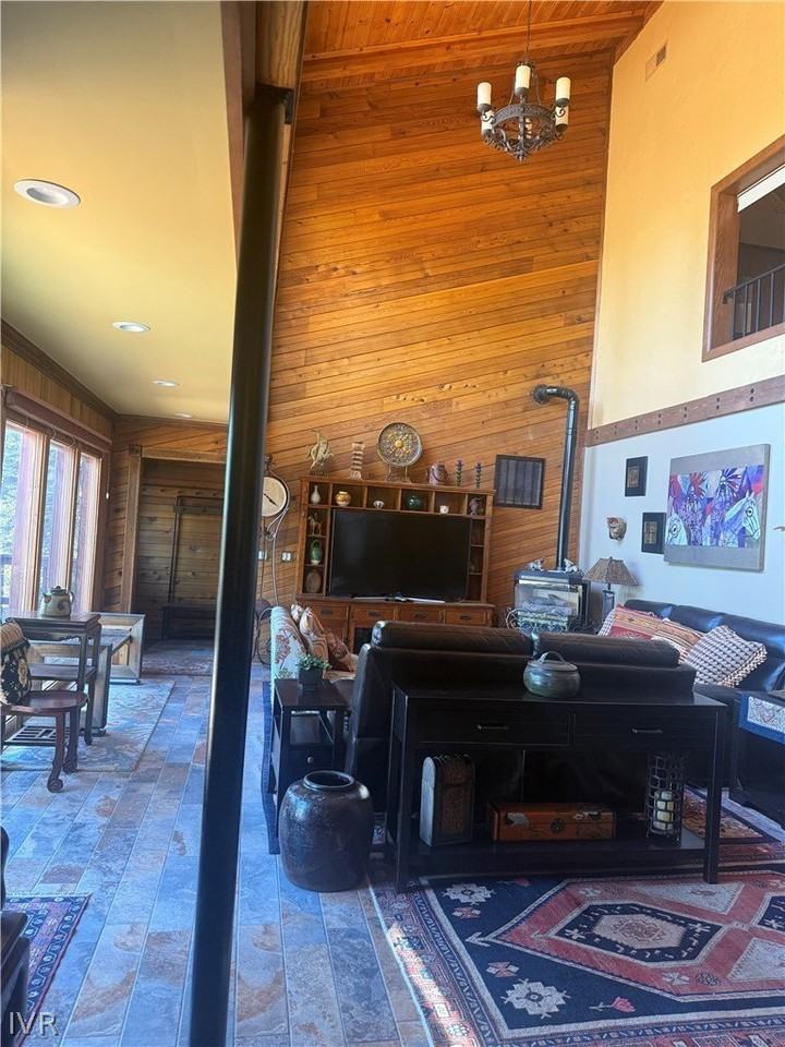 644 Second Creek Dr - Photo 3 of 17