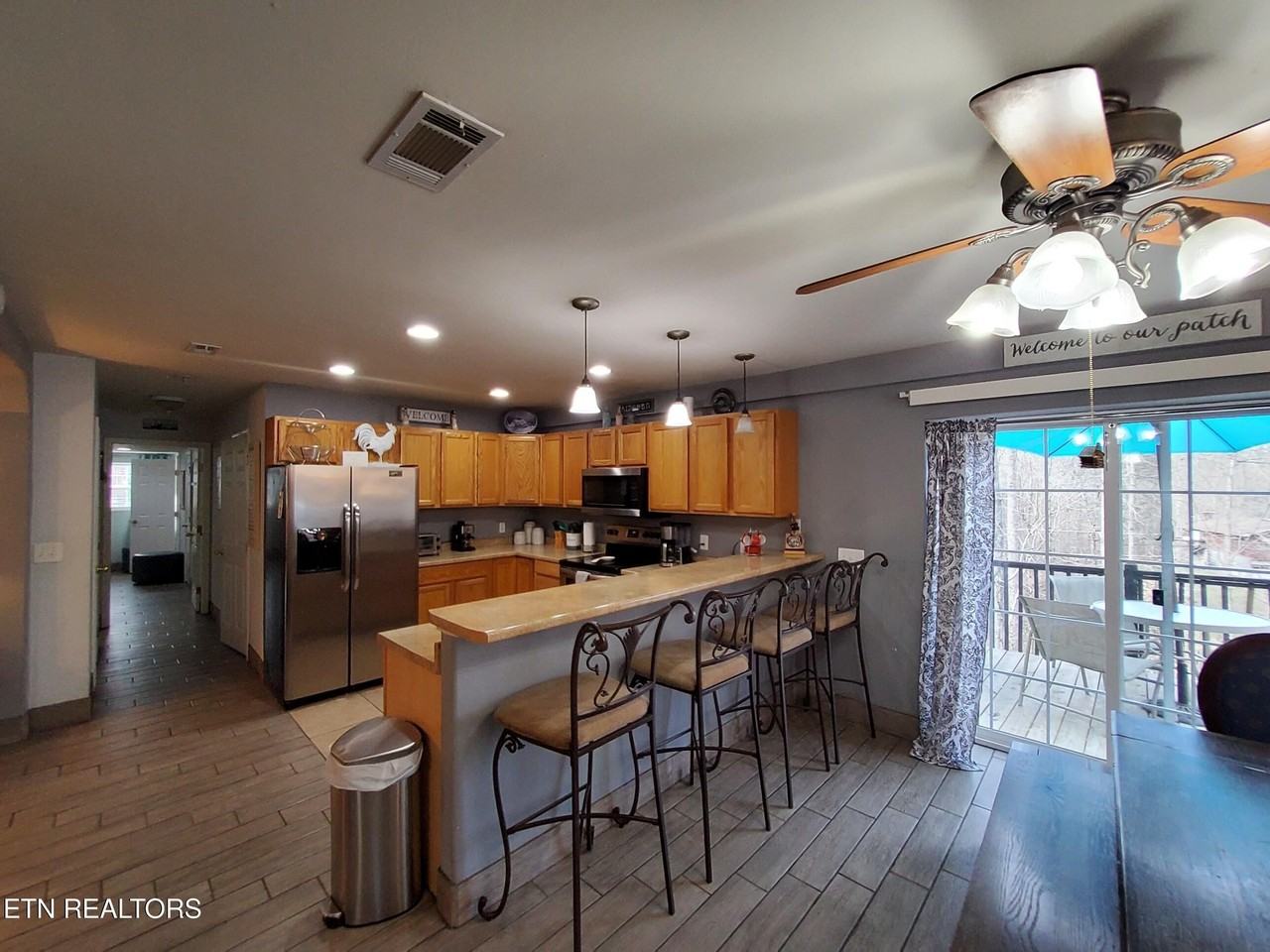 3843 Parkhurst Dr - Photo 5 of 36