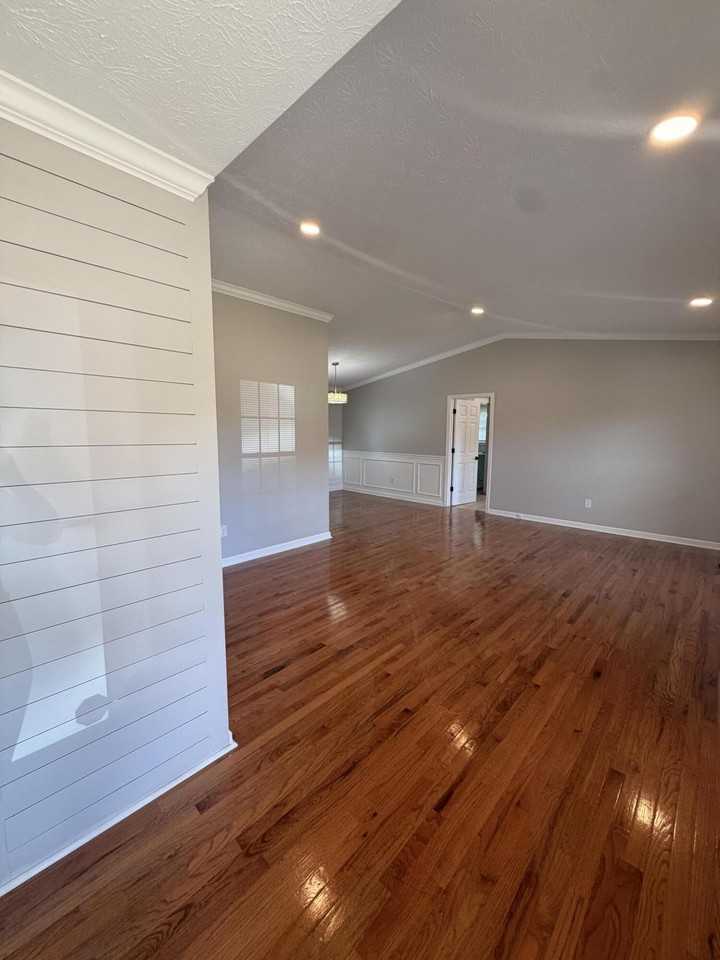 407 Quail Run Rd - Photo 3 of 17