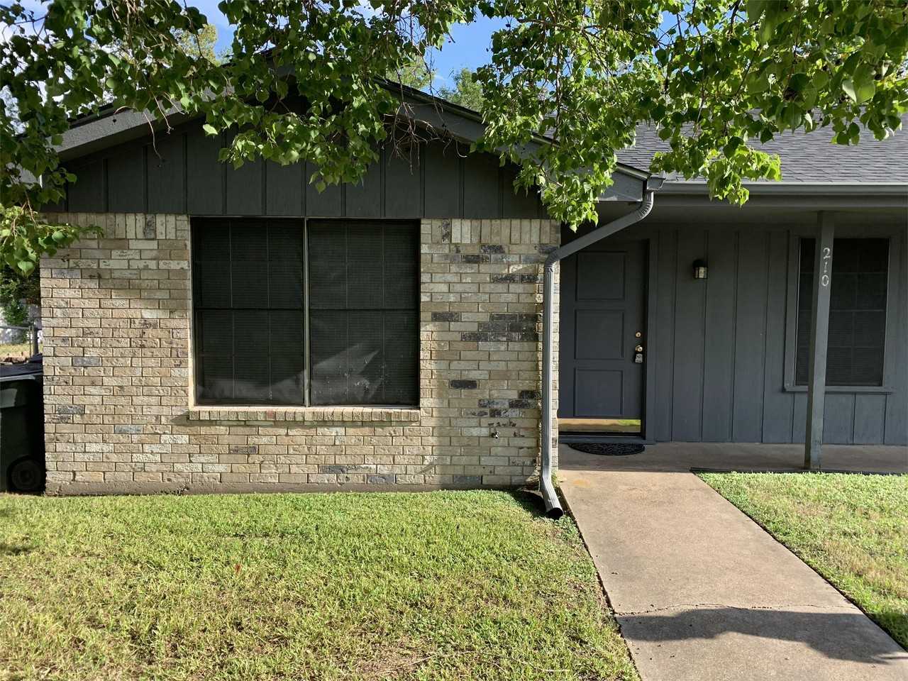 208 Yale Cir #210 - Photo 2 of 12