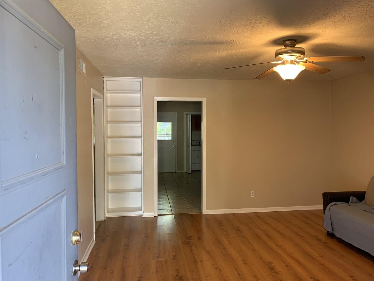 208 Yale Cir #210 - Photo 4 of 12